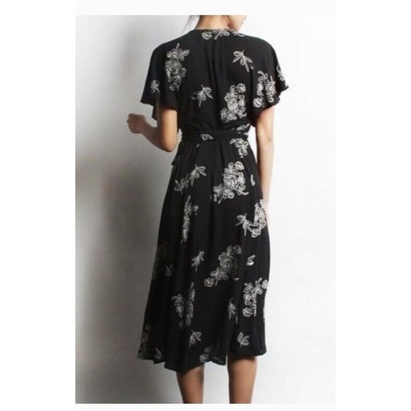 Elegant Black Floral Wrap Dress - Picture 7 of 9